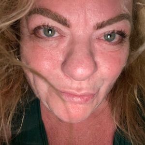 Meet your Posher, Claudia